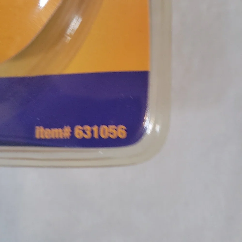 STAPLES CAT6 Supreme Snagless Networking Cable RJ45 Male/Male 7 ft #631056